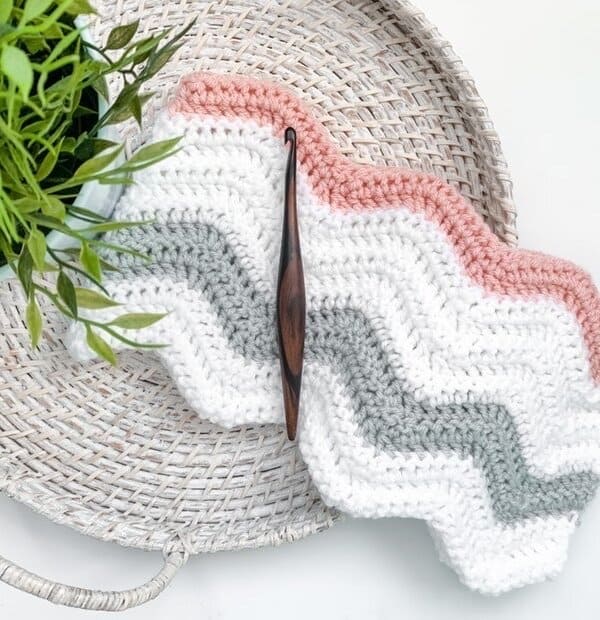 Free Crochet Pattern – Ripple Baby Blanket