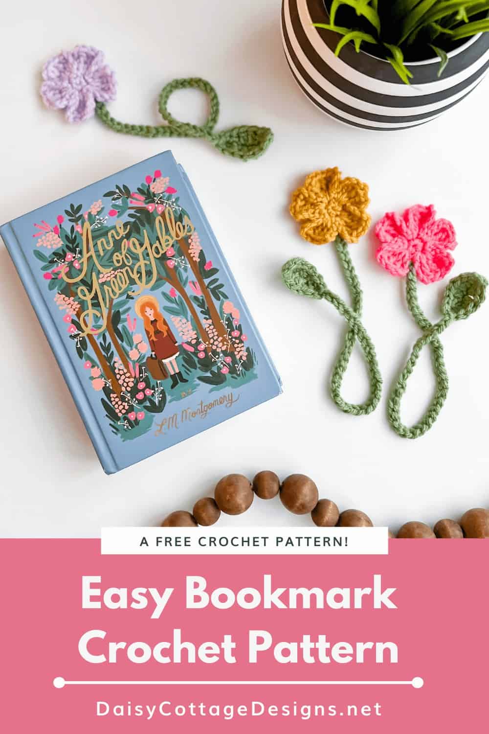Free Crochet Pattern Dainty Daisy Bookmark - Daisy Cottage Designs