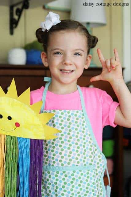 Paper Plate Portrait - Super Simple