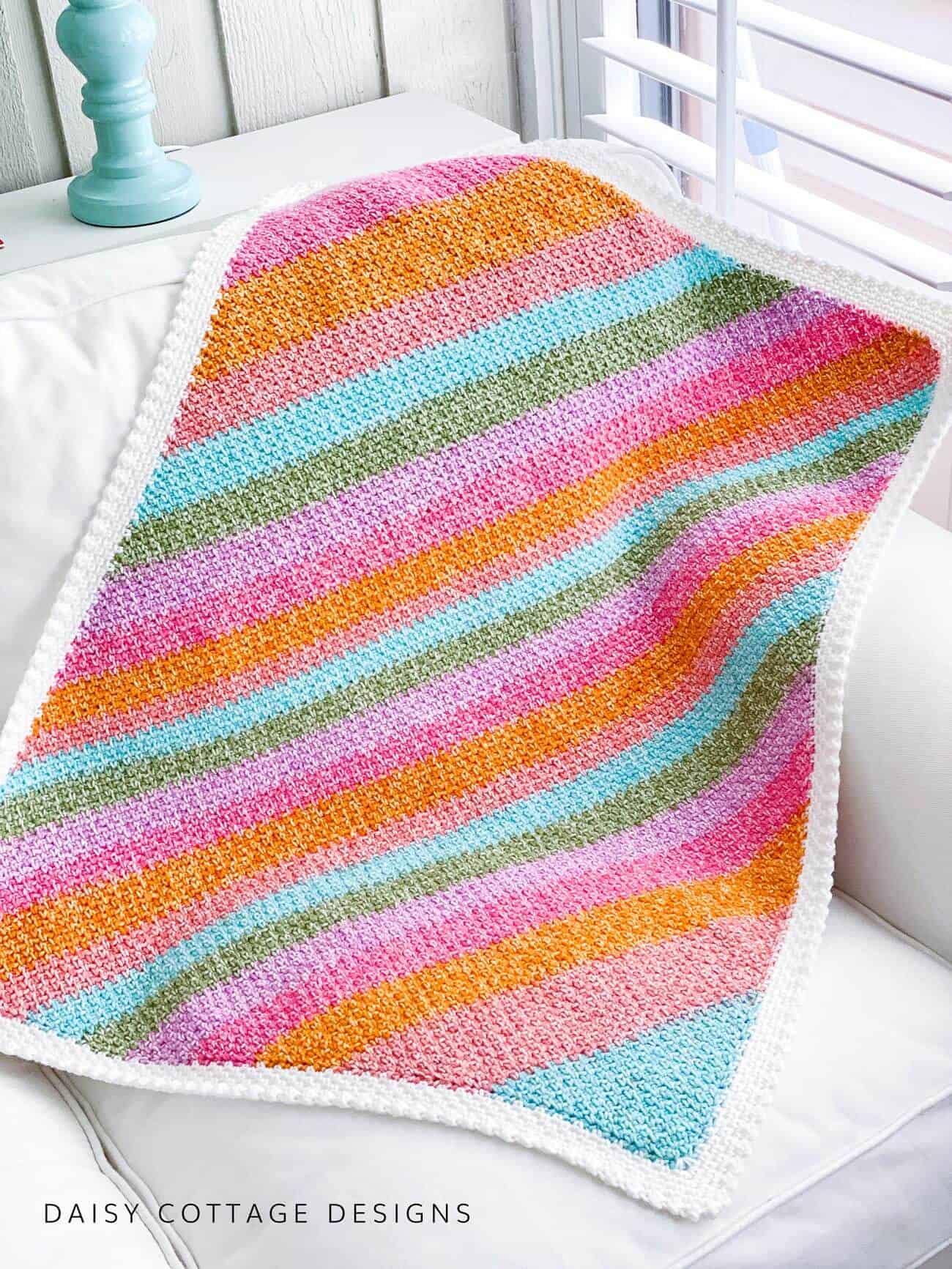 Use this moss stitch crochet pattern to create gorgeous crochet blankets for your next project. Quick and easy to make, this pattern is a great addition to your collection of free crochet patterns.