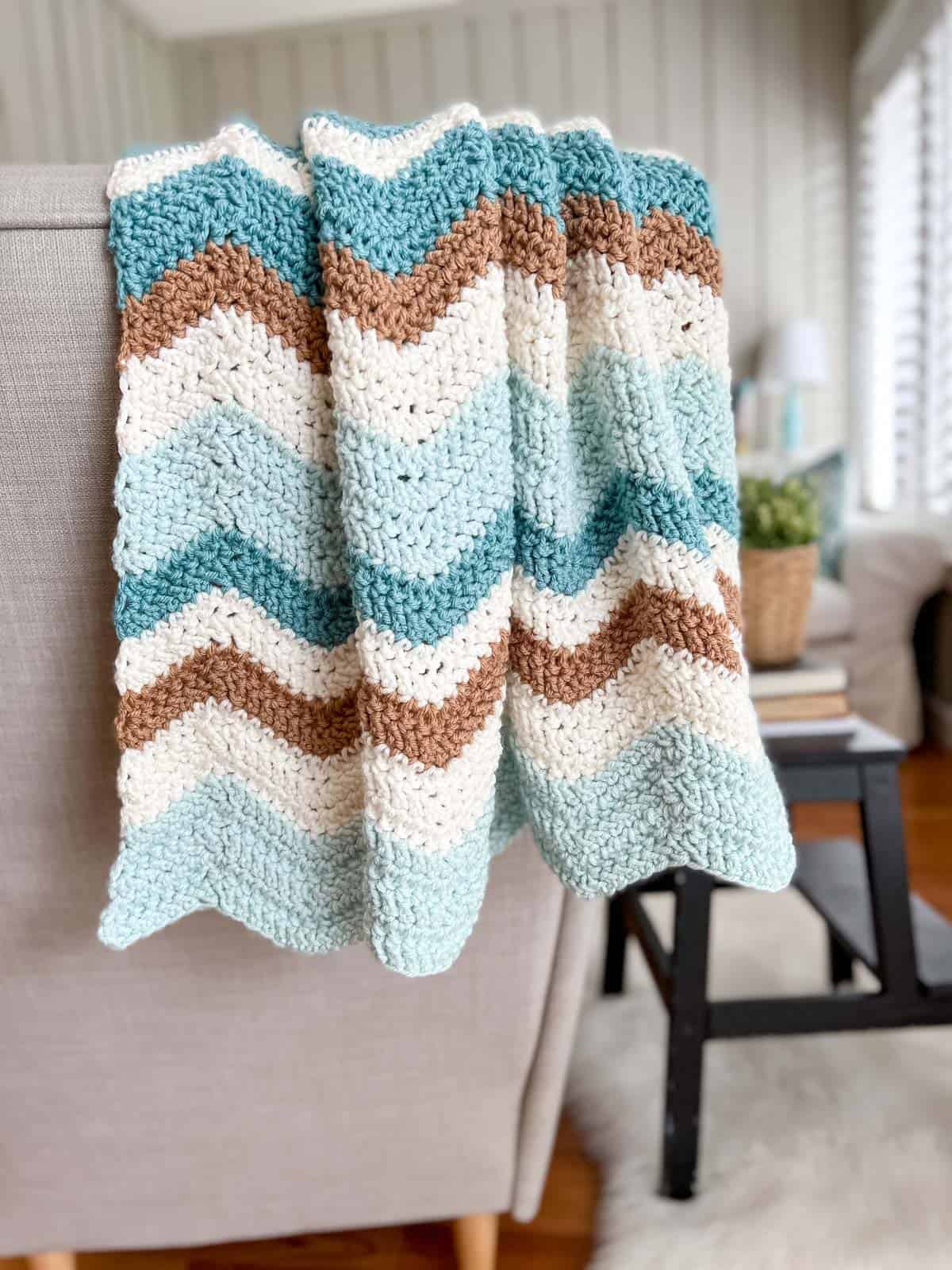 Zig-Zag Crochet Blanket Pattern - Daisy Cottage Designs