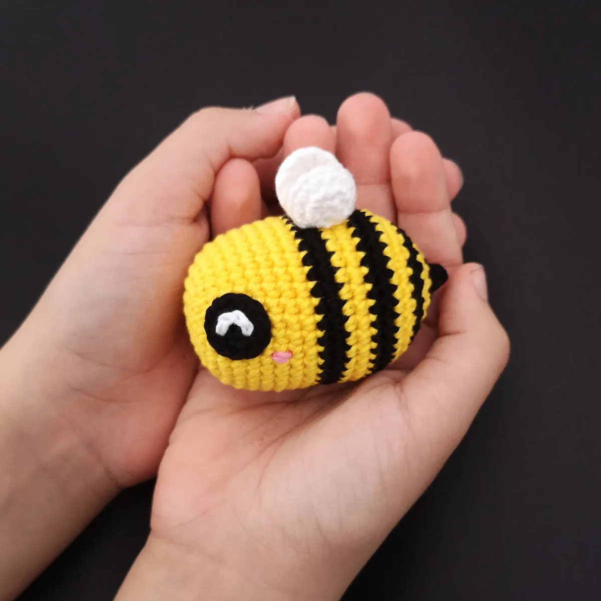 Small Crochet bee