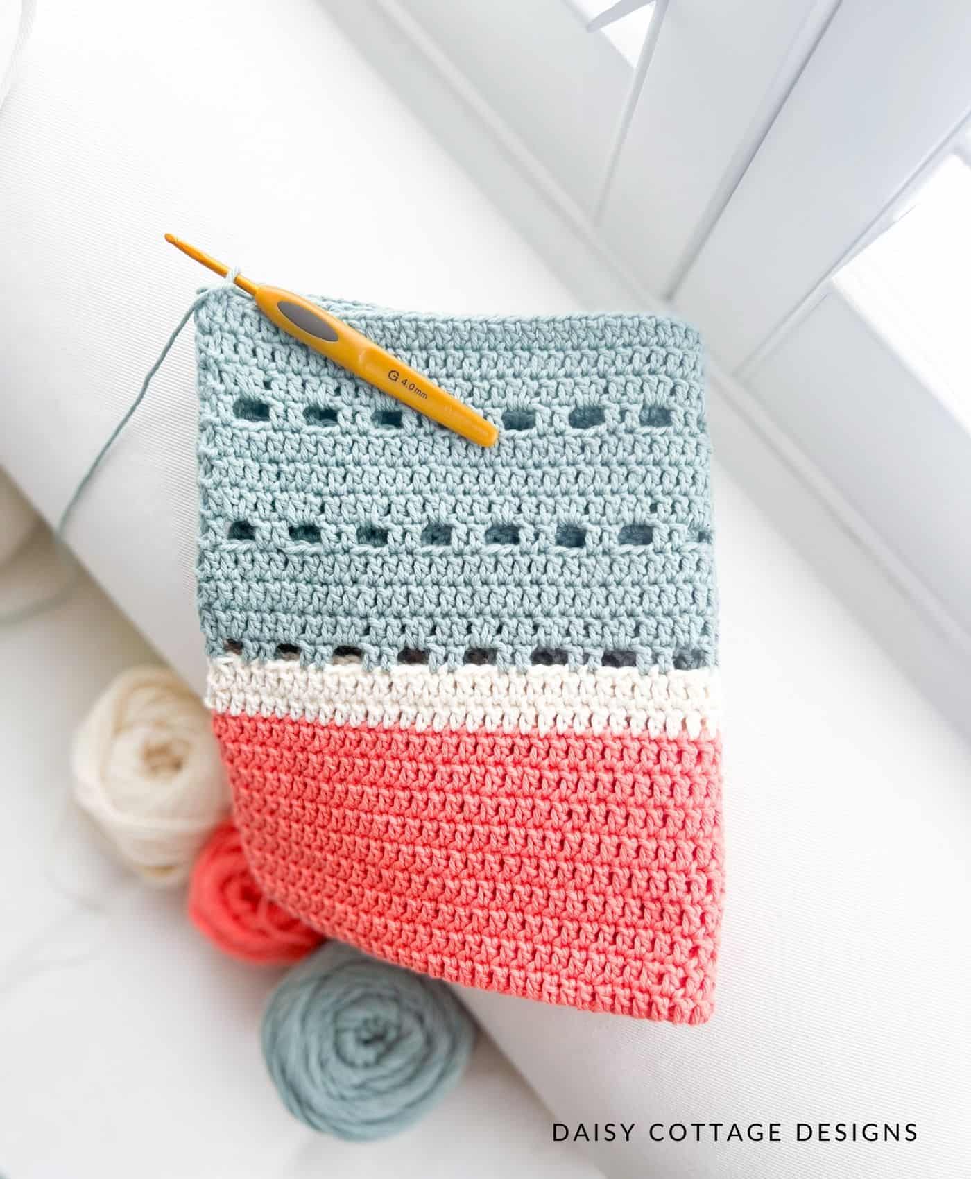 Neat and tight crochet stitches