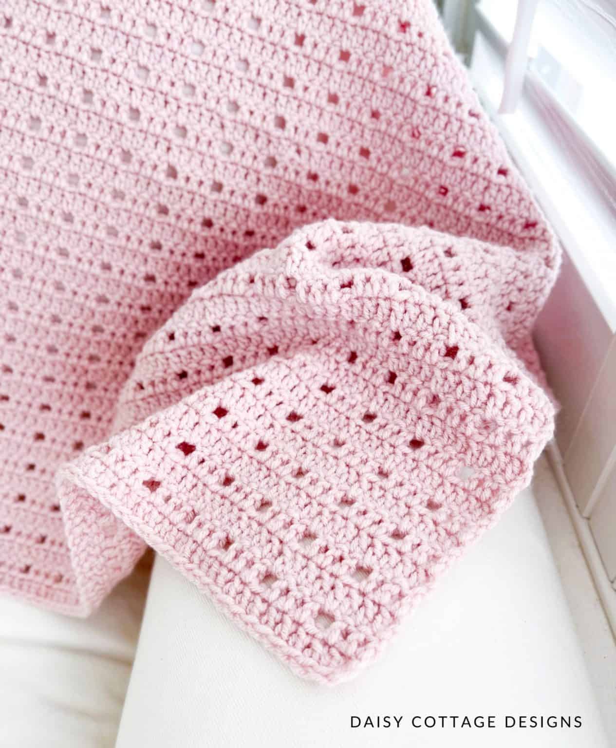 easy-crochet-baby-blanket-pattern-perfect-for-beginners-daisy