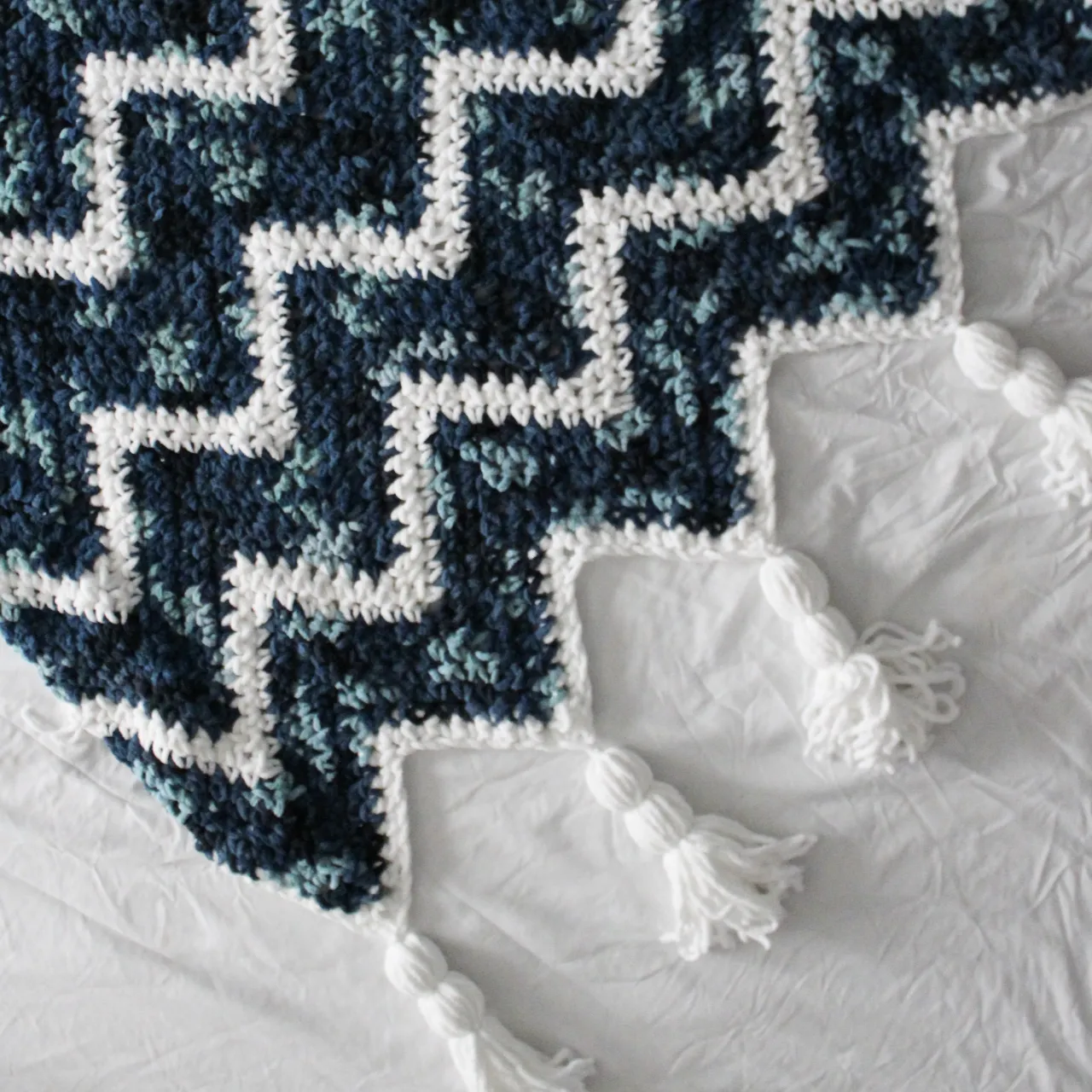 Chevron blanket made with variegated yarn