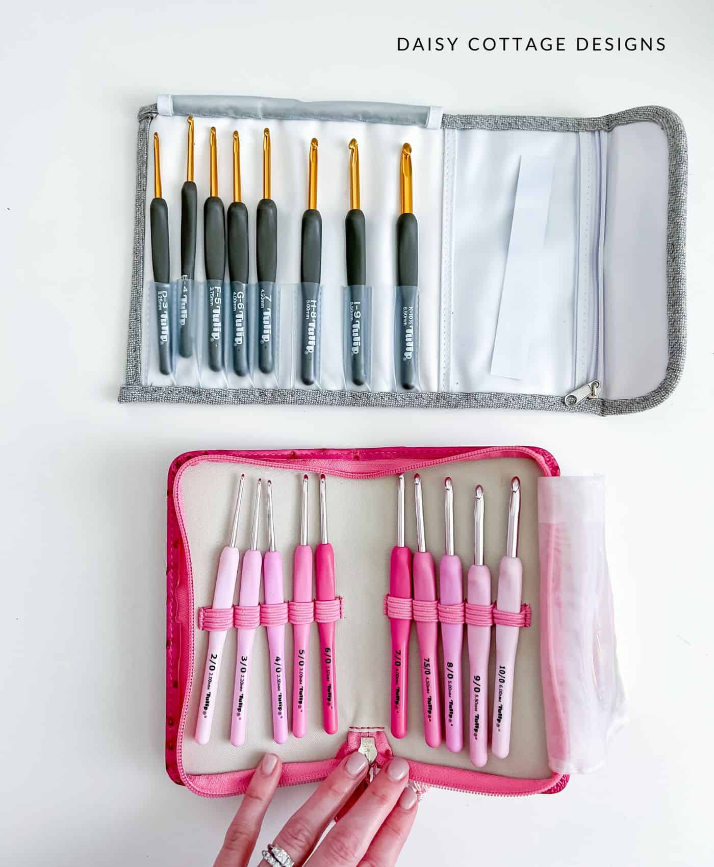  Crochet Hooks Set, Crochet Gifts Yarnology Crochet Hooks  Crochet Supplies Beginner Crochet Kit for Grandmothers for Home for Moms  for Kids