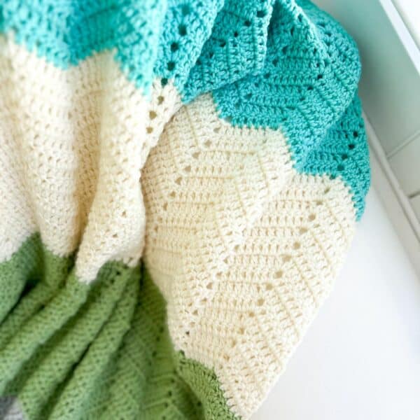 Summer on the Green Blanket: A Double Crochet Chevron