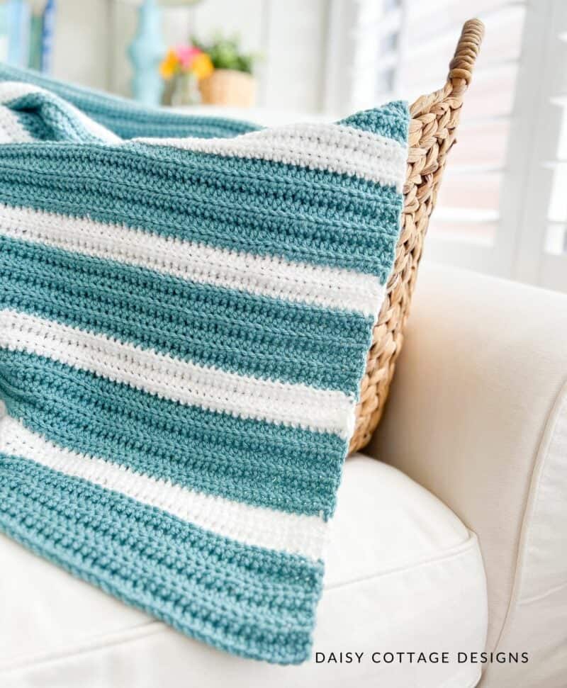 Super Easy TwoColor Blanket Crochet Pattern (FREE!) Daisy Cottage