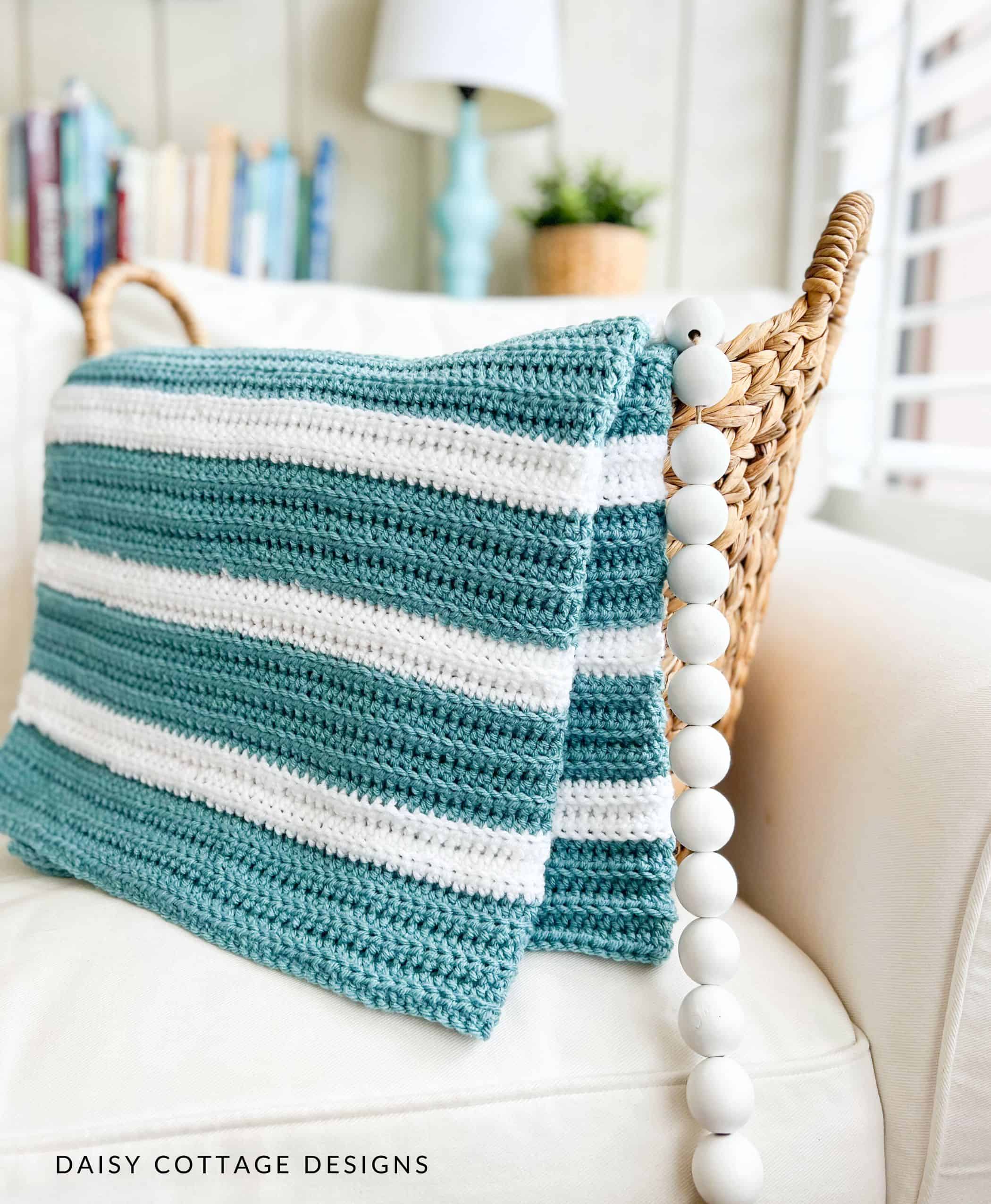 Super Easy Two-Color Blanket Crochet Pattern (FREE!) - Daisy Cottage Designs