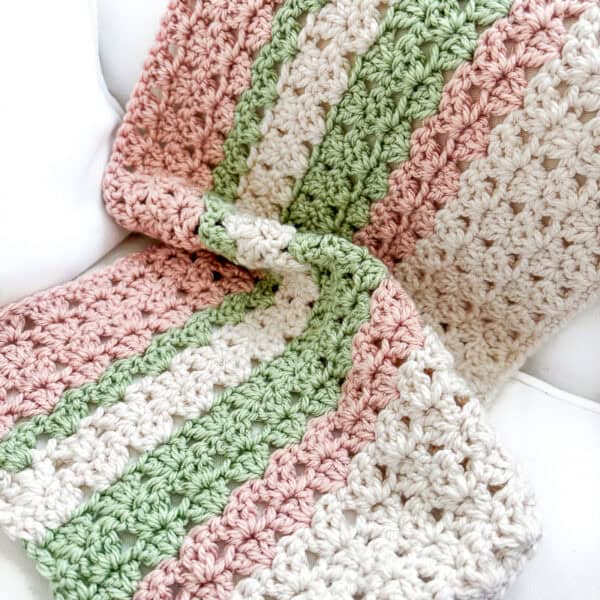 The Peony Petals Blanket Pattern – A Quick, Chunky Blanket