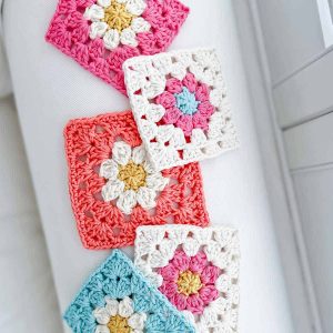 Daisy Granny Squares in pink and blue
